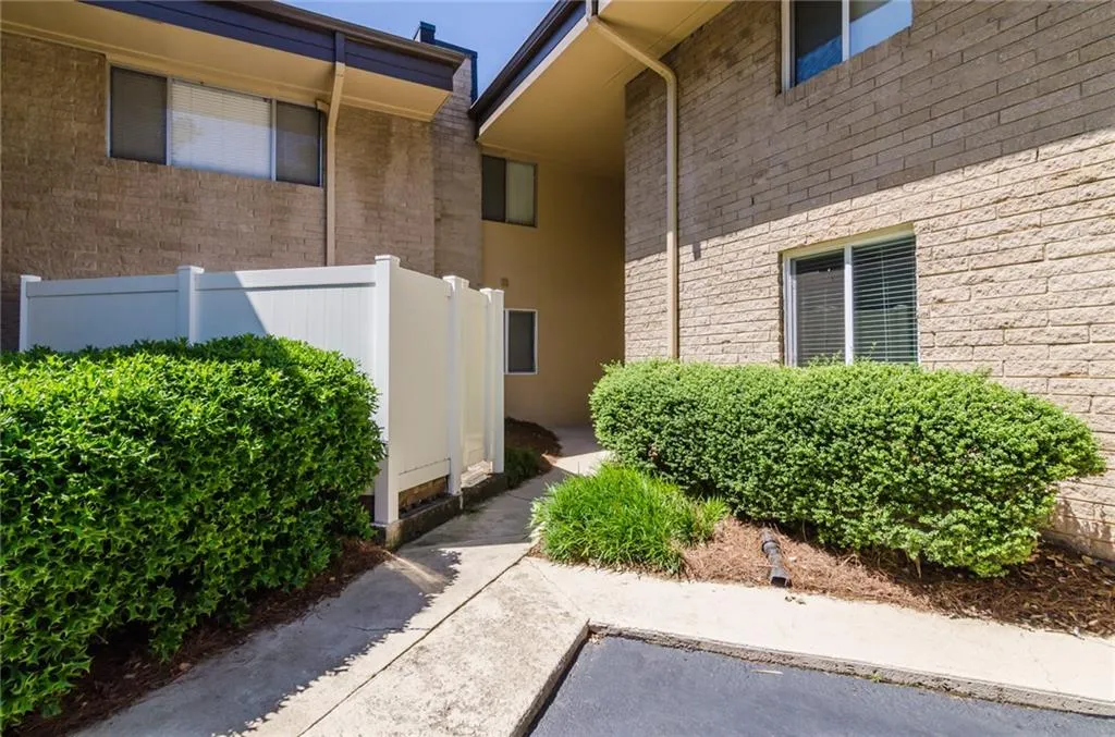 346 Carpenter Drive Unit 79, Atlanta, Georgia 30328, 3 Bedrooms Bedrooms, ,2 BathroomsBathrooms,Residential,Sold,346 Carpenter Drive Unit 79,5849643