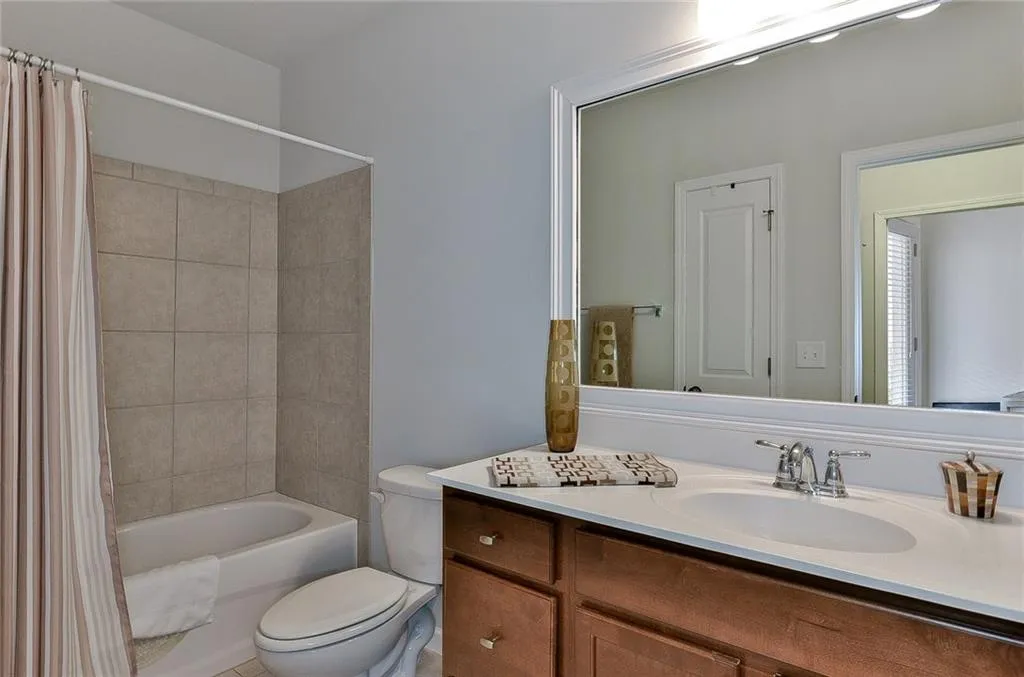 916 Acadiana Drive, Atlanta, Georgia 30328, 4 Bedrooms Bedrooms, ,3 BathroomsBathrooms,Residential,Sold,916 Acadiana Drive,6071056