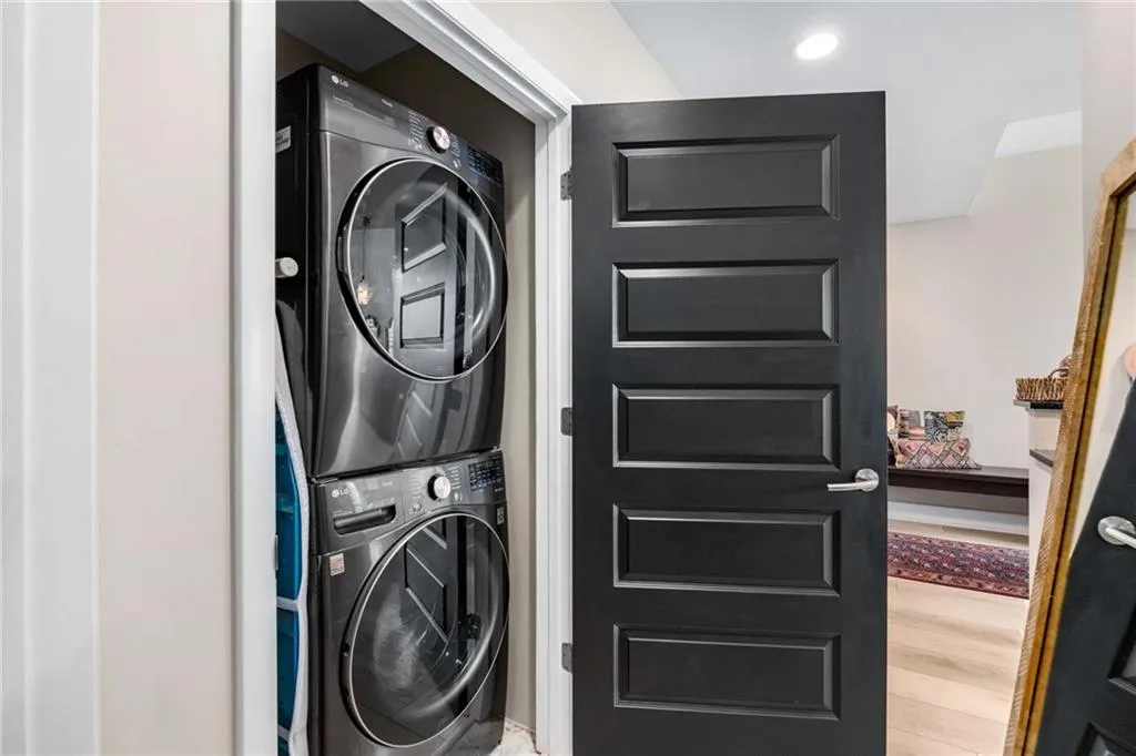1080 Peachtree Street Ne Unit 1915, Atlanta, Georgia 30309, 1 Bedroom Bedrooms, ,1 BathroomBathrooms,Residential,For Sale,1080 Peachtree Street Ne Unit 1915,7661189