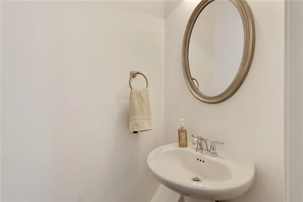 7400 Glisten Avenue Unit 83, Atlanta, Georgia 30328, 3 Bedrooms Bedrooms, ,3 BathroomsBathrooms,Residential,Sold,7400 Glisten Avenue Unit 83,6512530