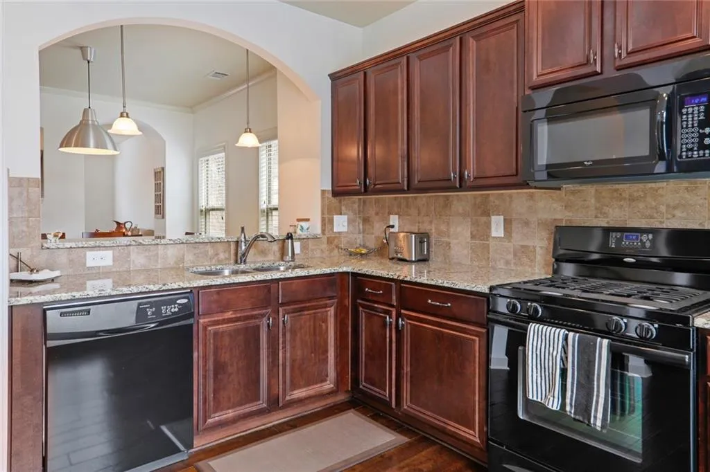 7400 Glisten Avenue Unit 83, Atlanta, Georgia 30328, 3 Bedrooms Bedrooms, ,3 BathroomsBathrooms,Residential,Sold,7400 Glisten Avenue Unit 83,6512530