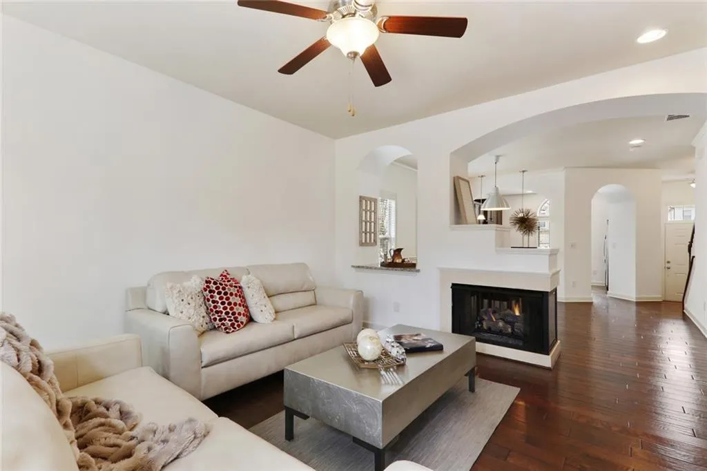 7400 Glisten Avenue Unit 83, Atlanta, Georgia 30328, 3 Bedrooms Bedrooms, ,3 BathroomsBathrooms,Residential,Sold,7400 Glisten Avenue Unit 83,6512530