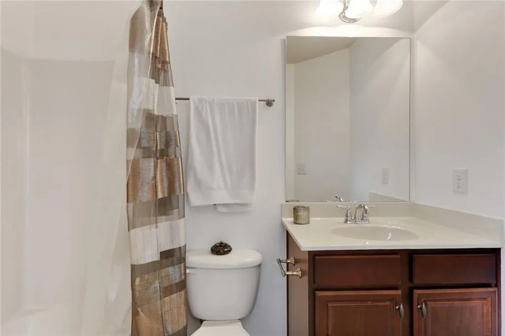 7400 Glisten Avenue Unit 83, Atlanta, Georgia 30328, 3 Bedrooms Bedrooms, ,3 BathroomsBathrooms,Residential,Sold,7400 Glisten Avenue Unit 83,6512530