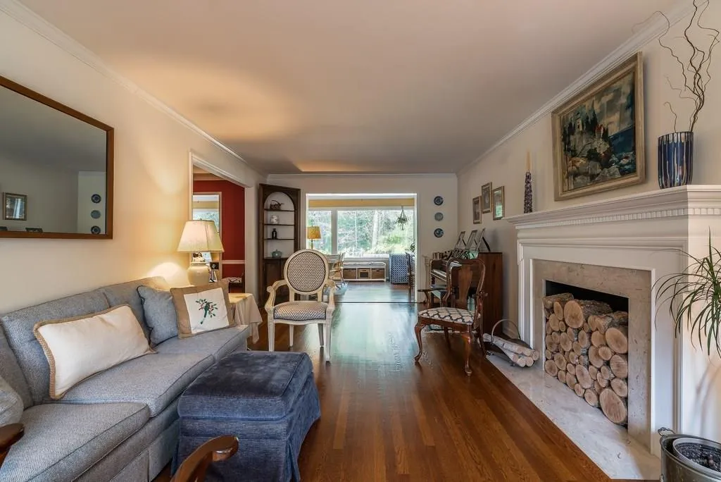 185 Forrest Lake Drive, Atlanta, Georgia 30327, 4 Bedrooms Bedrooms, ,3 BathroomsBathrooms,Residential,Sold,185 Forrest Lake Drive,5995474