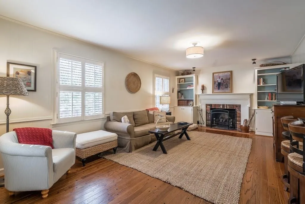 185 Forrest Lake Drive, Atlanta, Georgia 30327, 4 Bedrooms Bedrooms, ,3 BathroomsBathrooms,Residential,Sold,185 Forrest Lake Drive,5995474