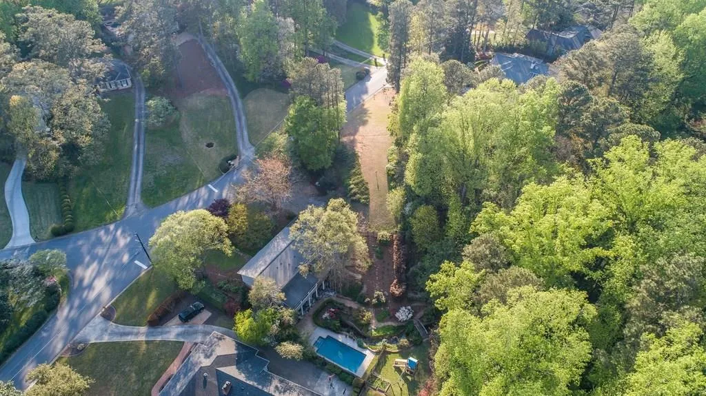 185 Forrest Lake Drive, Atlanta, Georgia 30327, 4 Bedrooms Bedrooms, ,3 BathroomsBathrooms,Residential,Sold,185 Forrest Lake Drive,5995474