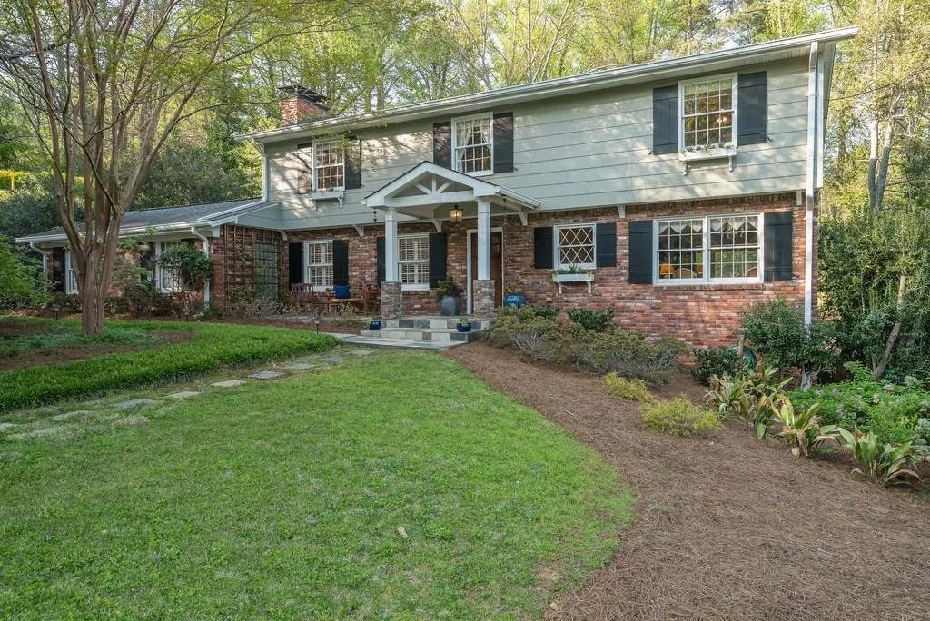 185 Forrest Lake Drive, Atlanta, Georgia 30327, 4 Bedrooms Bedrooms, ,3 BathroomsBathrooms,Residential,Sold,185 Forrest Lake Drive,5995474
