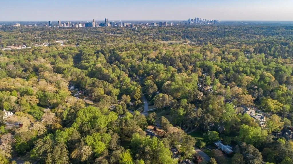 185 Forrest Lake Drive, Atlanta, Georgia 30327, 4 Bedrooms Bedrooms, ,3 BathroomsBathrooms,Residential,Sold,185 Forrest Lake Drive,5995474