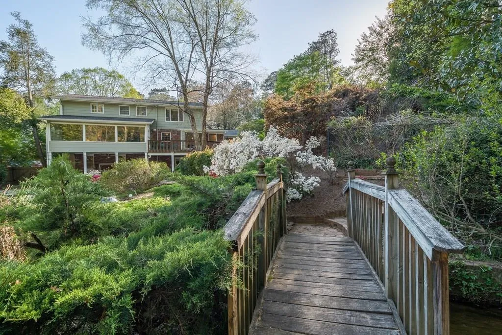 185 Forrest Lake Drive, Atlanta, Georgia 30327, 4 Bedrooms Bedrooms, ,3 BathroomsBathrooms,Residential,Sold,185 Forrest Lake Drive,5995474