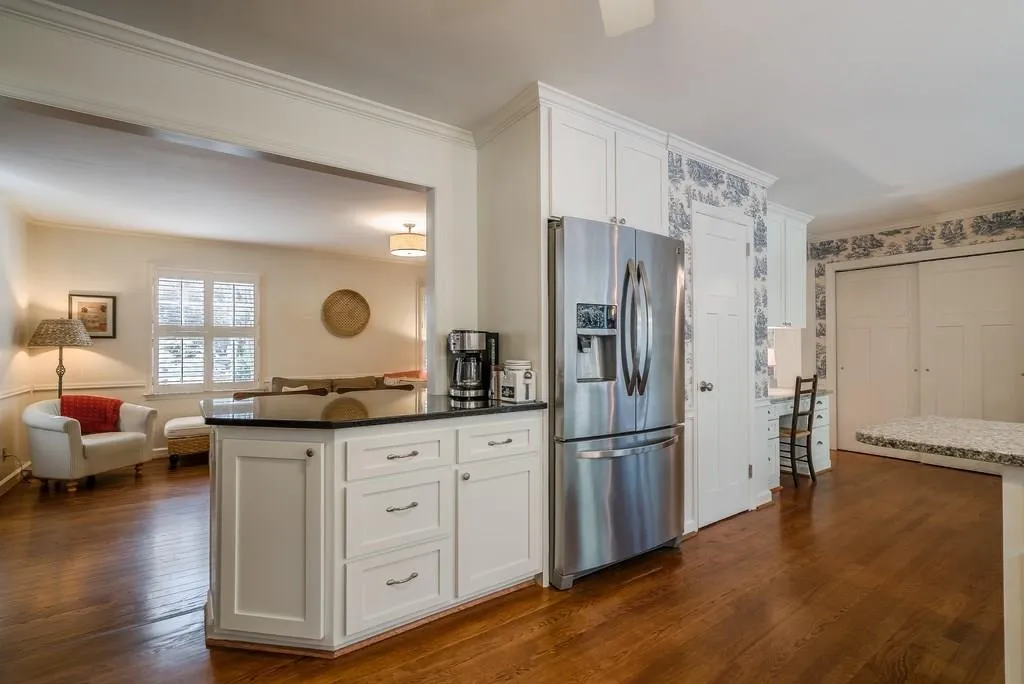185 Forrest Lake Drive, Atlanta, Georgia 30327, 4 Bedrooms Bedrooms, ,3 BathroomsBathrooms,Residential,Sold,185 Forrest Lake Drive,5995474