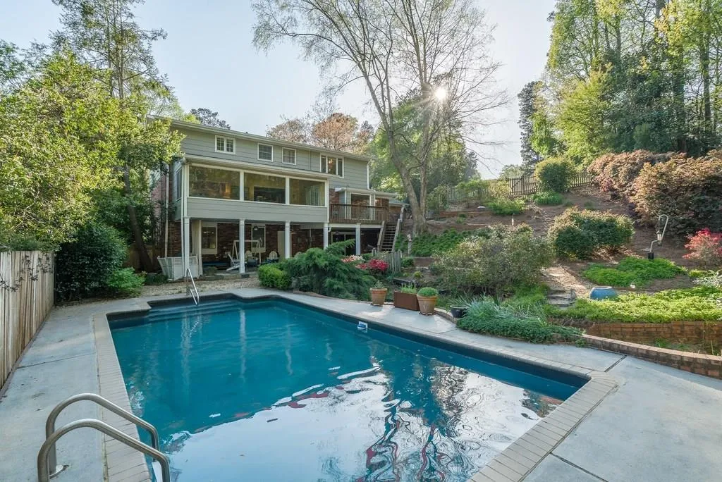 185 Forrest Lake Drive, Atlanta, Georgia 30327, 4 Bedrooms Bedrooms, ,3 BathroomsBathrooms,Residential,Sold,185 Forrest Lake Drive,5995474