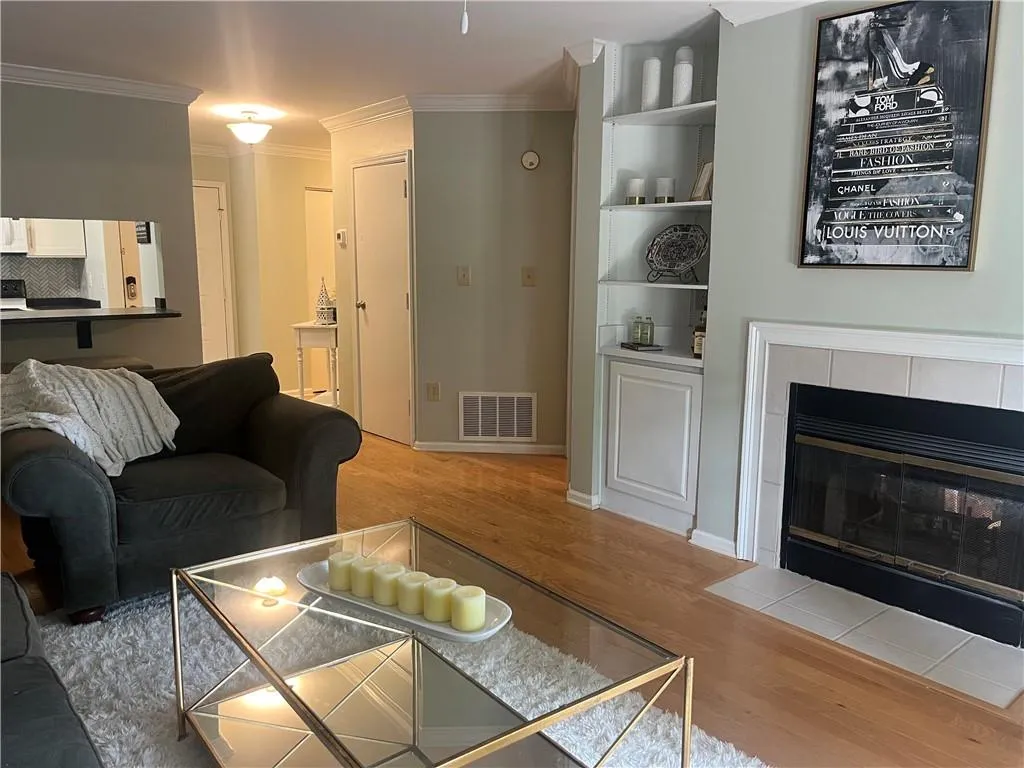 3655 Habersham Road Ne Unit B 352, Atlanta, Georgia 30305, 1 Bedroom Bedrooms, ,1 BathroomBathrooms,Residential,For Sale,3655 Habersham Road Ne Unit B 352,7663699