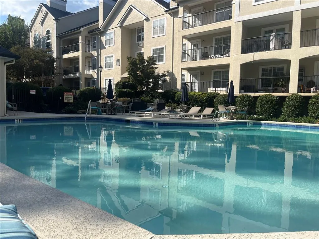 3655 Habersham Road Ne Unit B 352, Atlanta, Georgia 30305, 1 Bedroom Bedrooms, ,1 BathroomBathrooms,Residential,For Sale,3655 Habersham Road Ne Unit B 352,7663699