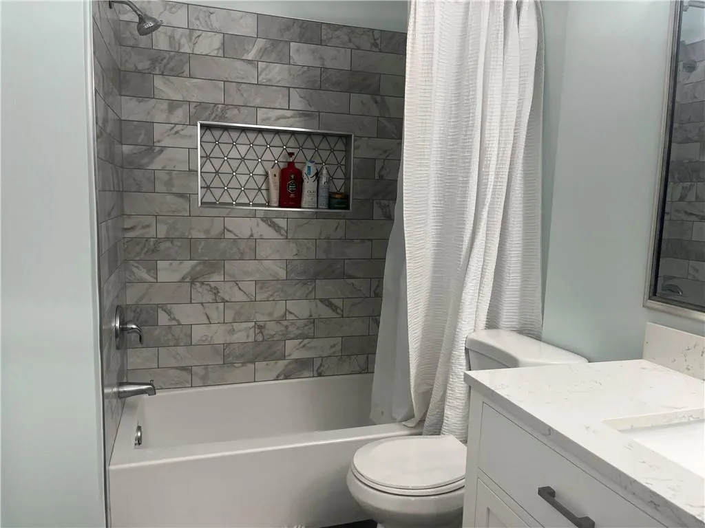 3655 Habersham Road Ne Unit B 352, Atlanta, Georgia 30305, 1 Bedroom Bedrooms, ,1 BathroomBathrooms,Residential,For Sale,3655 Habersham Road Ne Unit B 352,7663699
