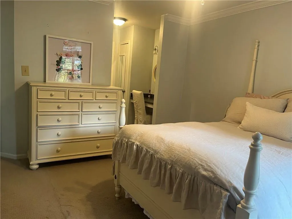 3655 Habersham Road Ne Unit B 352, Atlanta, Georgia 30305, 1 Bedroom Bedrooms, ,1 BathroomBathrooms,Residential,For Sale,3655 Habersham Road Ne Unit B 352,7663699