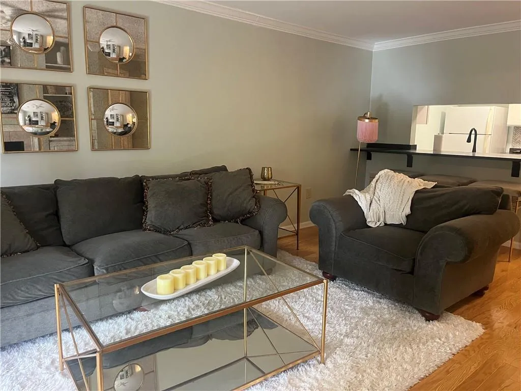 3655 Habersham Road Ne Unit B 352, Atlanta, Georgia 30305, 1 Bedroom Bedrooms, ,1 BathroomBathrooms,Residential,For Sale,3655 Habersham Road Ne Unit B 352,7663699