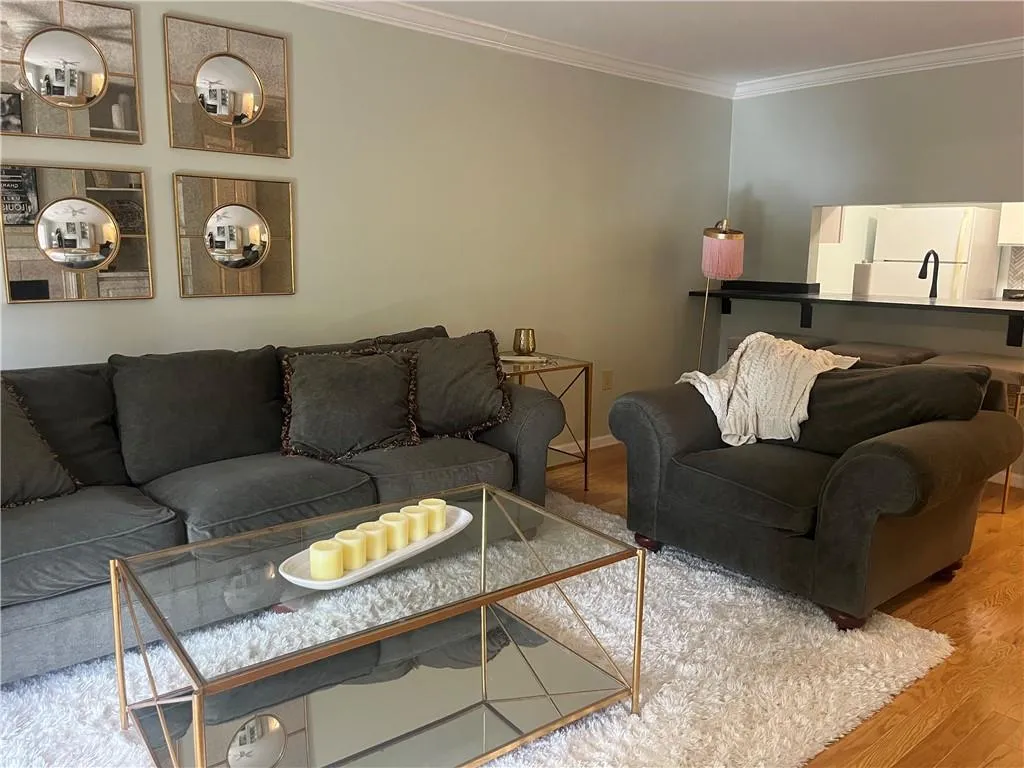 3655 Habersham Road Ne Unit B 352, Atlanta, Georgia 30305, 1 Bedroom Bedrooms, ,1 BathroomBathrooms,Residential,For Sale,3655 Habersham Road Ne Unit B 352,7663699