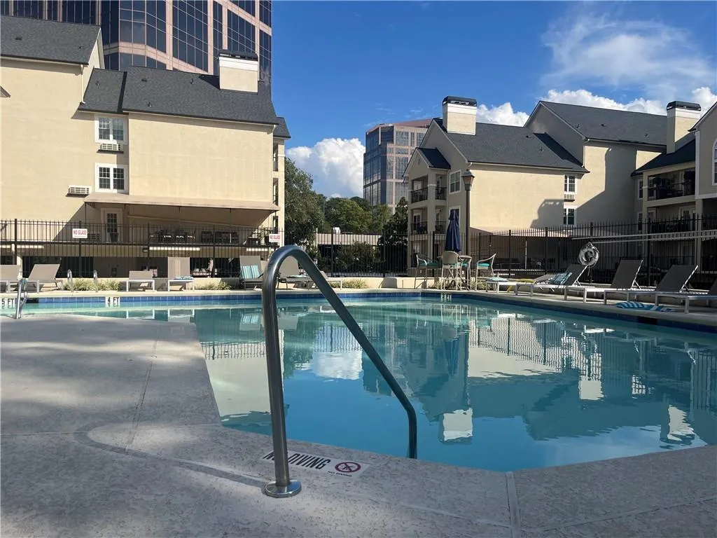 3655 Habersham Road Ne Unit B 352, Atlanta, Georgia 30305, 1 Bedroom Bedrooms, ,1 BathroomBathrooms,Residential,For Sale,3655 Habersham Road Ne Unit B 352,7663699
