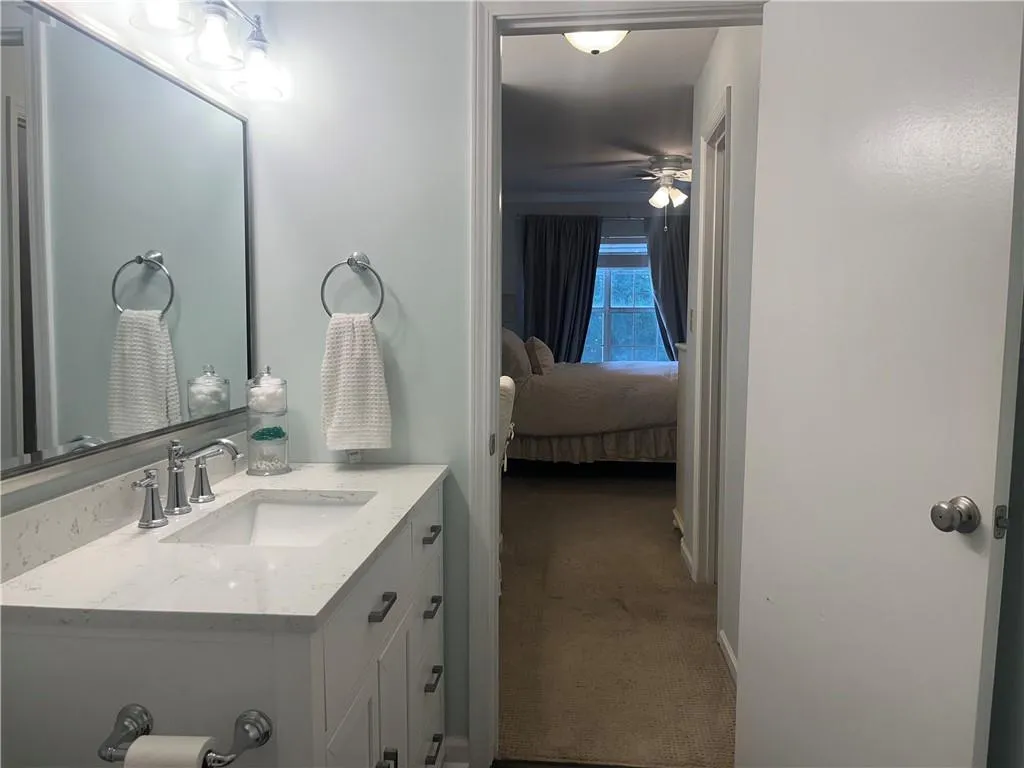 3655 Habersham Road Ne Unit B 352, Atlanta, Georgia 30305, 1 Bedroom Bedrooms, ,1 BathroomBathrooms,Residential,For Sale,3655 Habersham Road Ne Unit B 352,7663699