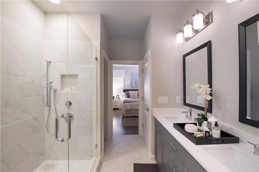 4259 Deming Circle, Atlanta, Georgia 30342, 2 Bedrooms Bedrooms, ,2 BathroomsBathrooms,Residential,Sold,4259 Deming Circle,5950309