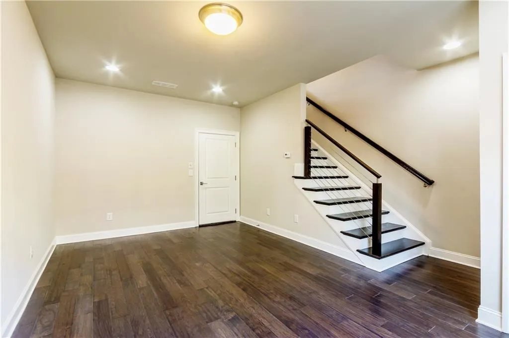 4259 Deming Circle, Atlanta, Georgia 30342, 2 Bedrooms Bedrooms, ,2 BathroomsBathrooms,Residential,Sold,4259 Deming Circle,5950309