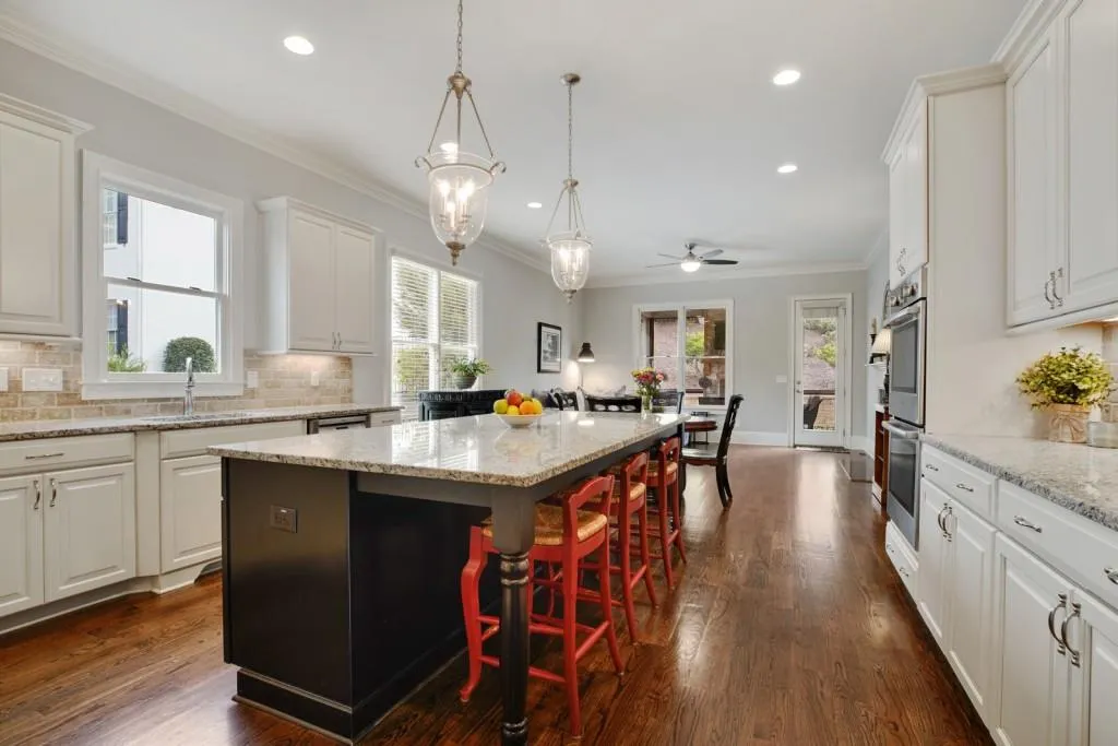 245 Grapevine Run, Sandy Springs, Georgia 30350, 5 Bedrooms Bedrooms, ,5 BathroomsBathrooms,Residential,Sold,245 Grapevine Run,6780300