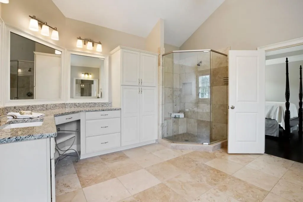 245 Grapevine Run, Sandy Springs, Georgia 30350, 5 Bedrooms Bedrooms, ,5 BathroomsBathrooms,Residential,Sold,245 Grapevine Run,6780300