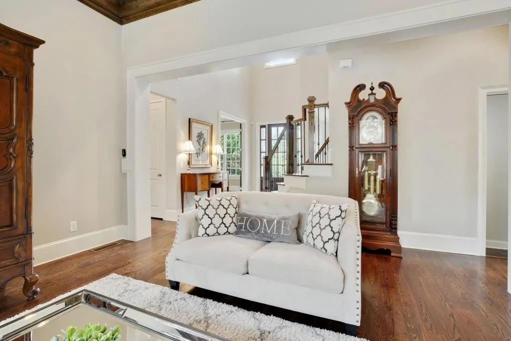 245 Grapevine Run, Sandy Springs, Georgia 30350, 5 Bedrooms Bedrooms, ,5 BathroomsBathrooms,Residential,Sold,245 Grapevine Run,6780300