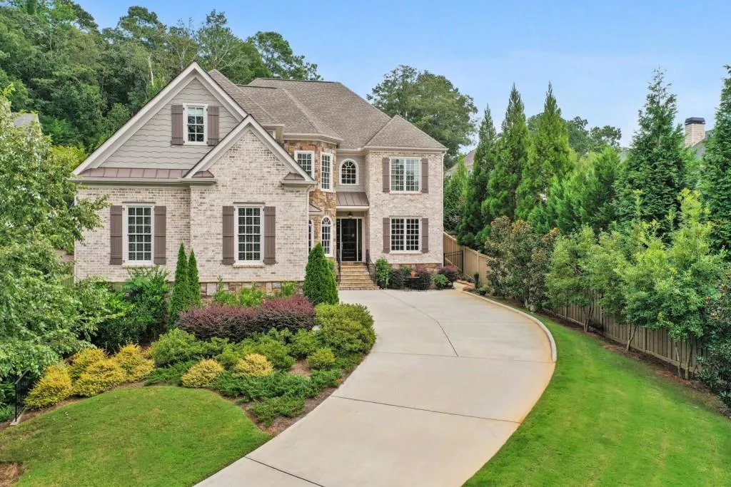 245 Grapevine Run, Sandy Springs, Georgia 30350, 5 Bedrooms Bedrooms, ,5 BathroomsBathrooms,Residential,Sold,245 Grapevine Run,6780300