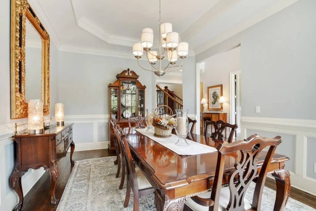 245 Grapevine Run, Sandy Springs, Georgia 30350, 5 Bedrooms Bedrooms, ,5 BathroomsBathrooms,Residential,Sold,245 Grapevine Run,6780300