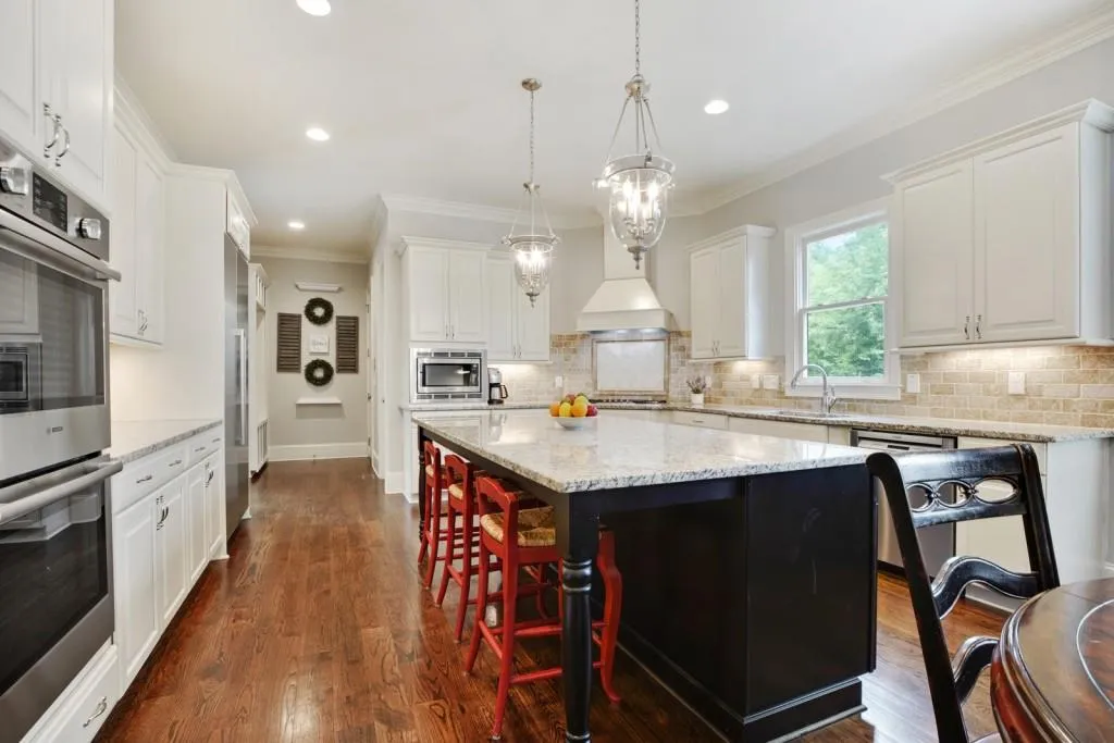 245 Grapevine Run, Sandy Springs, Georgia 30350, 5 Bedrooms Bedrooms, ,5 BathroomsBathrooms,Residential,Sold,245 Grapevine Run,6780300