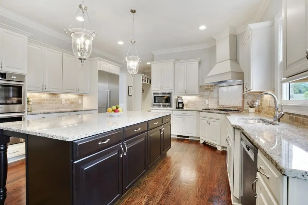 245 Grapevine Run, Sandy Springs, Georgia 30350, 5 Bedrooms Bedrooms, ,5 BathroomsBathrooms,Residential,Sold,245 Grapevine Run,6780300