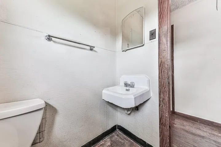 1170