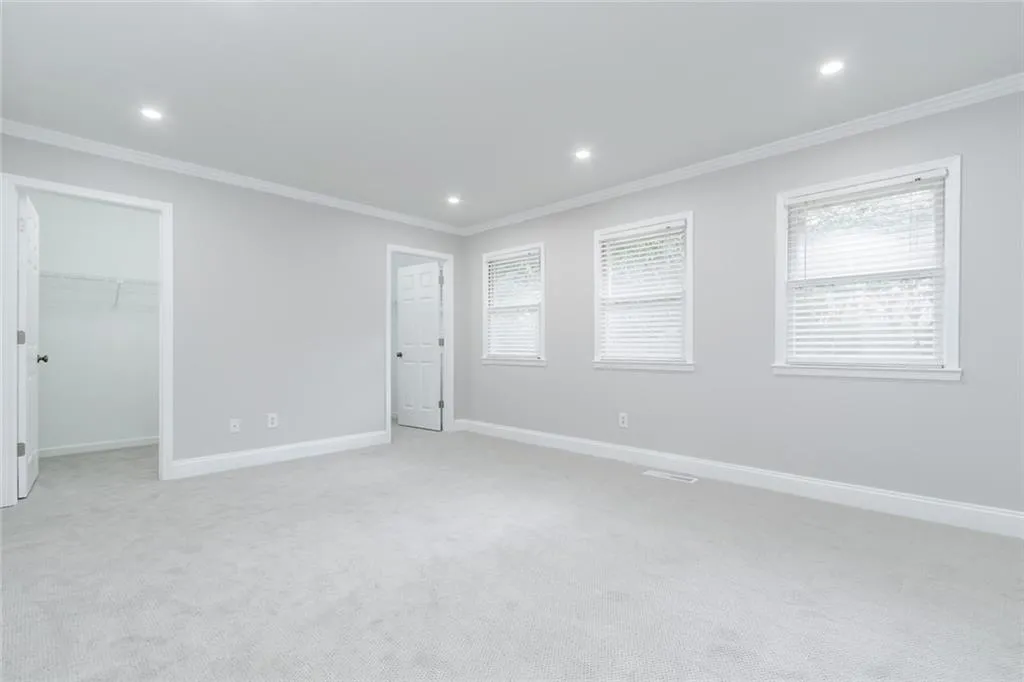 250 Peachtree Hollow Court, Sandy Springs, Georgia 30328, 2 Bedrooms Bedrooms, ,2 BathroomsBathrooms,Residential,Sold,250 Peachtree Hollow Court,6122302