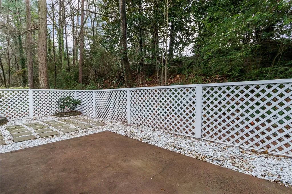 250 Peachtree Hollow Court, Sandy Springs, Georgia 30328, 2 Bedrooms Bedrooms, ,2 BathroomsBathrooms,Residential,Sold,250 Peachtree Hollow Court,6122302