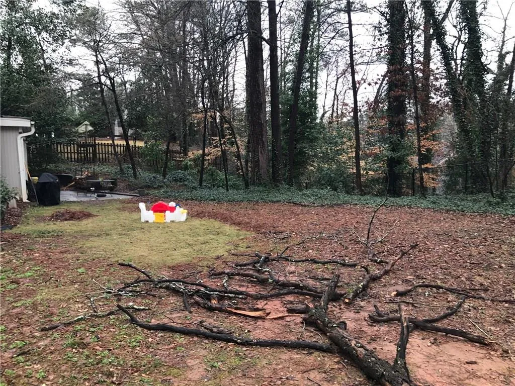 5285 Green Hill Place, Atlanta, Georgia 30342, 3 Bedrooms Bedrooms, ,2 BathroomsBathrooms,Residential,Sold,5285 Green Hill Place,5971051