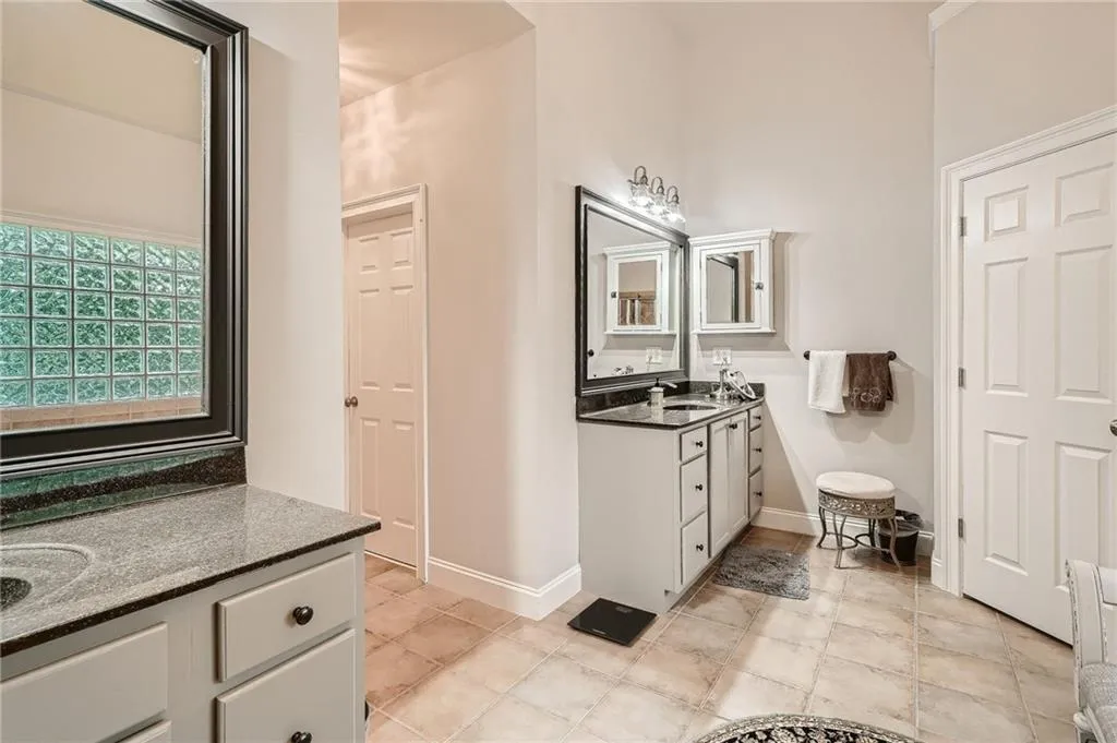 1000 Manorwood Court, Atlanta, Georgia 30328, 5 Bedrooms Bedrooms, ,4 BathroomsBathrooms,Residential,Sold,1000 Manorwood Court,7060469