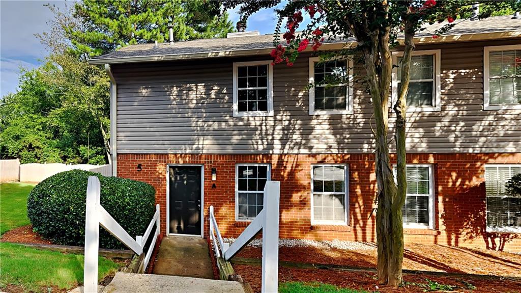 7750 Roswell Road Unit 5A, Sandy Springs, Georgia 30350, 2 Bedrooms Bedrooms, ,1 BathroomBathrooms,Residential,Sold,7750 Roswell Road Unit 5A,7257775
