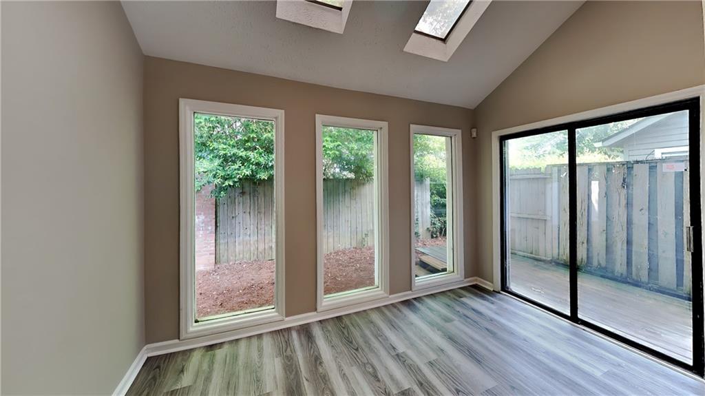 7750 Roswell Road Unit 5A, Sandy Springs, Georgia 30350, 2 Bedrooms Bedrooms, ,1 BathroomBathrooms,Residential,Sold,7750 Roswell Road Unit 5A,7257775