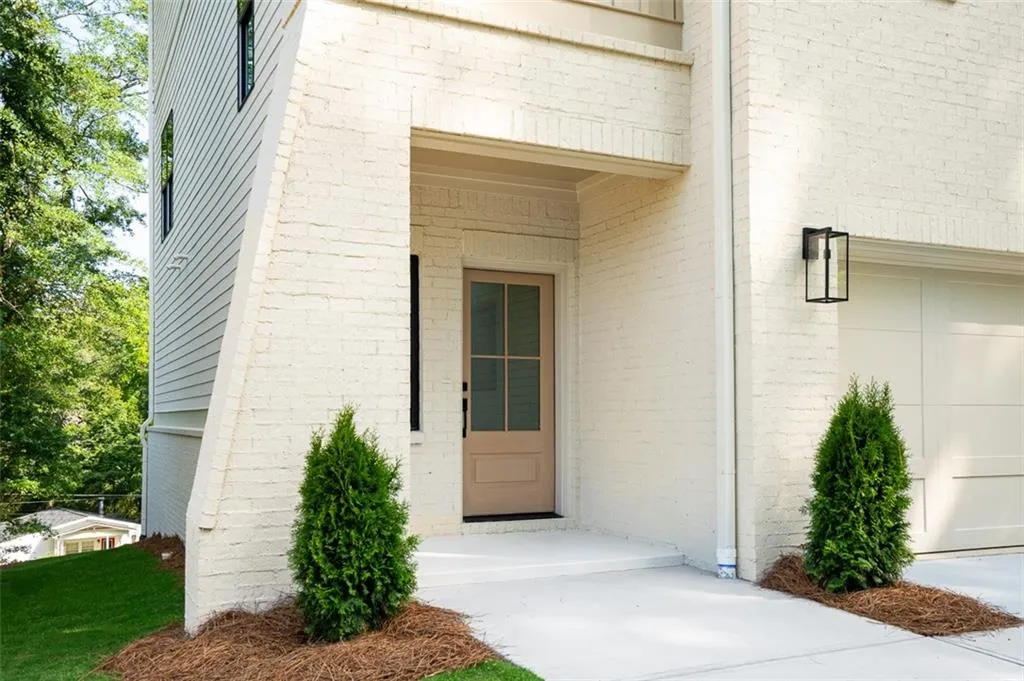 2745 S Bamby Lane Ne, Brookhaven, Georgia 30319, 5 Bedrooms Bedrooms, ,4 BathroomsBathrooms,Residential,Sold,2745 S Bamby Lane Ne,7620924