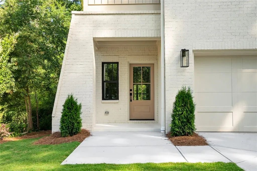 2745 S Bamby Lane Ne, Brookhaven, Georgia 30319, 5 Bedrooms Bedrooms, ,4 BathroomsBathrooms,Residential,Sold,2745 S Bamby Lane Ne,7620924