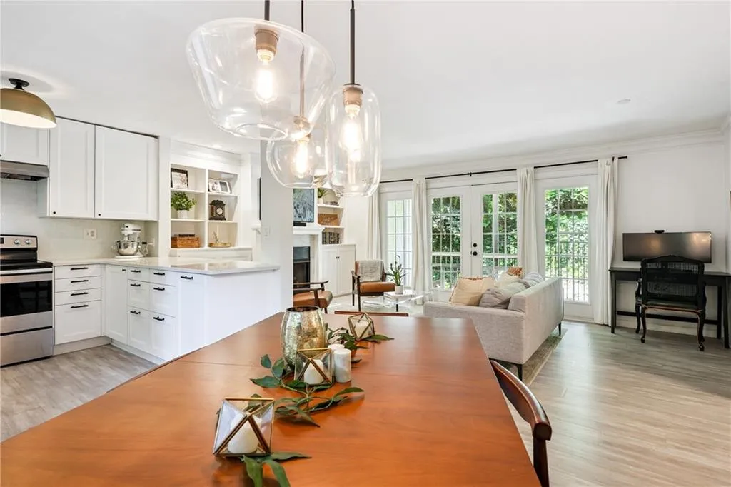 311 Peachtree Hills Avenue Ne Unit 11a, Atlanta, Georgia 30305, 2 Bedrooms Bedrooms, ,1 BathroomBathrooms,Residential,For Sale,311 Peachtree Hills Avenue Ne Unit 11a,7610424