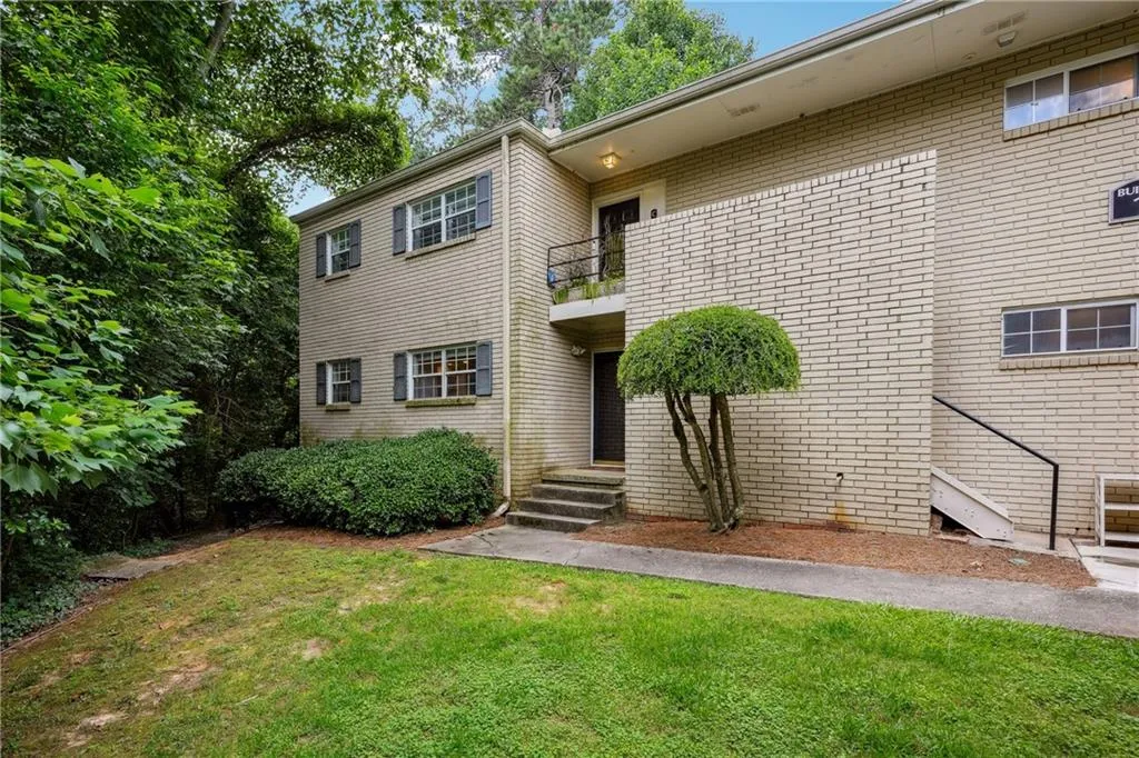 311 Peachtree Hills Avenue Ne Unit 11a, Atlanta, Georgia 30305, 2 Bedrooms Bedrooms, ,1 BathroomBathrooms,Residential,For Sale,311 Peachtree Hills Avenue Ne Unit 11a,7610424