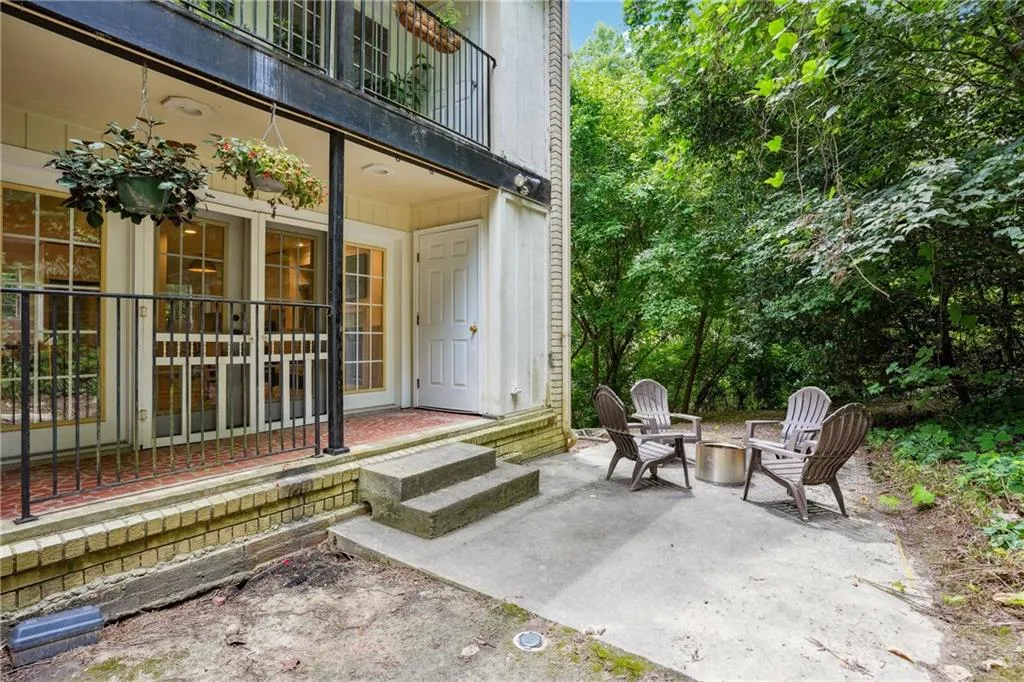 311 Peachtree Hills Avenue Ne Unit 11a, Atlanta, Georgia 30305, 2 Bedrooms Bedrooms, ,1 BathroomBathrooms,Residential,For Sale,311 Peachtree Hills Avenue Ne Unit 11a,7610424