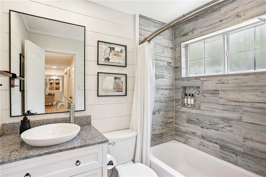 311 Peachtree Hills Avenue Ne Unit 11a, Atlanta, Georgia 30305, 2 Bedrooms Bedrooms, ,1 BathroomBathrooms,Residential,For Sale,311 Peachtree Hills Avenue Ne Unit 11a,7610424