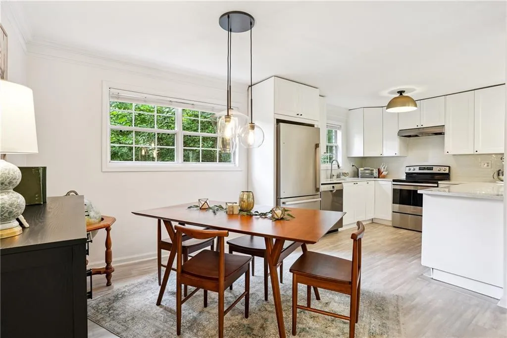 311 Peachtree Hills Avenue Ne Unit 11a, Atlanta, Georgia 30305, 2 Bedrooms Bedrooms, ,1 BathroomBathrooms,Residential,For Sale,311 Peachtree Hills Avenue Ne Unit 11a,7610424