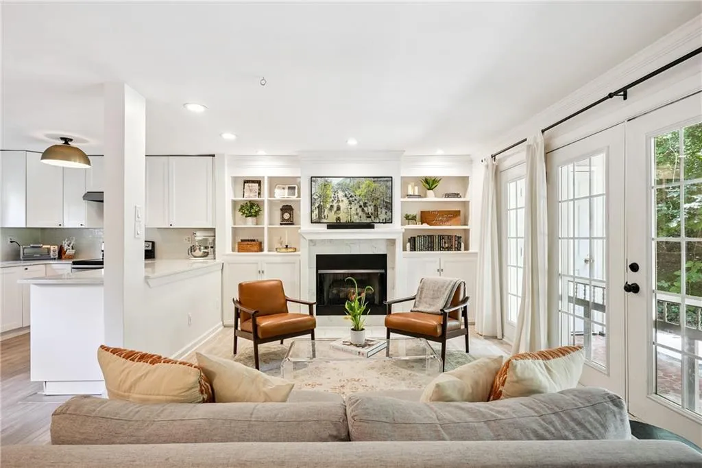 311 Peachtree Hills Avenue Ne Unit 11a, Atlanta, Georgia 30305, 2 Bedrooms Bedrooms, ,1 BathroomBathrooms,Residential,For Sale,311 Peachtree Hills Avenue Ne Unit 11a,7610424
