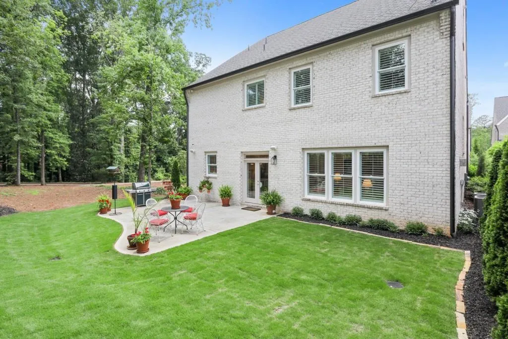 6451 Meridian Way, Sandy Springs, Georgia 30328, 5 Bedrooms Bedrooms, ,4 BathroomsBathrooms,Residential,Sold,6451 Meridian Way,6739098