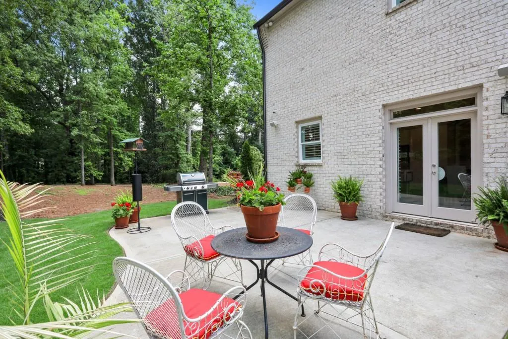 6451 Meridian Way, Sandy Springs, Georgia 30328, 5 Bedrooms Bedrooms, ,4 BathroomsBathrooms,Residential,Sold,6451 Meridian Way,6739098