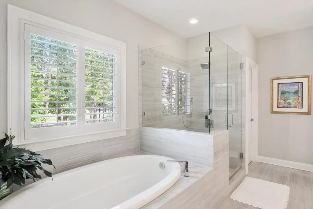 6451 Meridian Way, Sandy Springs, Georgia 30328, 5 Bedrooms Bedrooms, ,4 BathroomsBathrooms,Residential,Sold,6451 Meridian Way,6739098